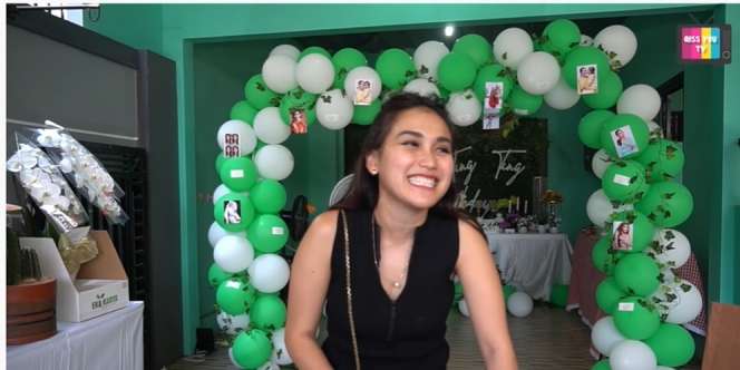 Dikerjain Habis-Habisan, Kado Ultah Ayu Ting Ting Ramai Barang 'Nyeleneh' Ini