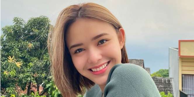Tatapan Menggoda Amanda Manopo Curi Perhatian Billy Syahputra