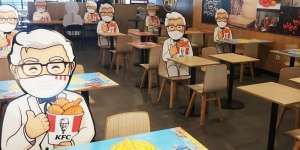 Jangan Kaget, Makan di KFC Kini Harus Ditemani Colonel Sanders
