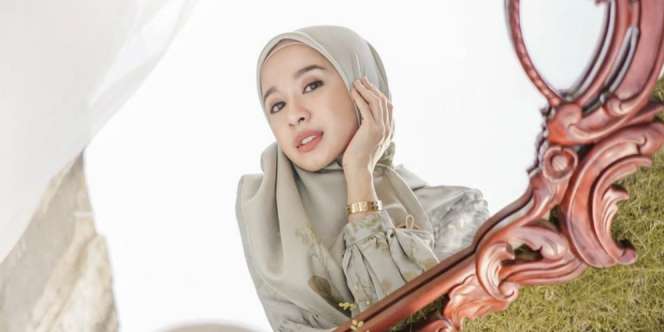 Foto Elegan Laudya Cynthia Rilis Koleksi Baru di Tengah Isu Rumah Tangganya