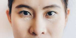 Tips Menyamarkan Lingkaran Hitam Agar Lebih Natural