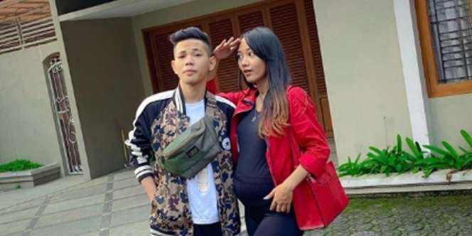 Potret Sarah Sheilka, Istri Pengamen Cilik Tegar yang Hamil Anak Pertama