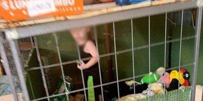 Tega! Anak 1,5 Tahun Dikurung Bersama Ular Boa
