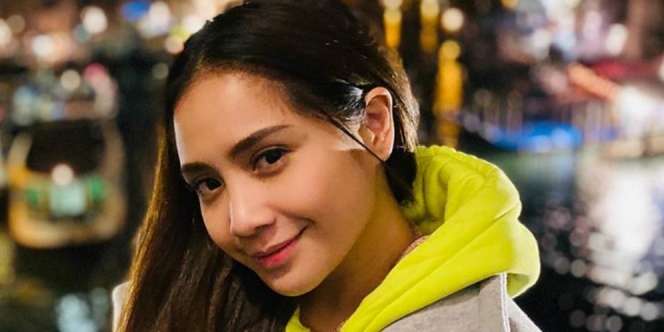 Pakai Celana Ketat Enggak Sampai Sejuta, Nagita Slavina Curi Perhatian