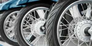 Modal Rp10 Ribu, Pemuda Endri Ubah Ban Bekas Jadi Jutaan Rupiah