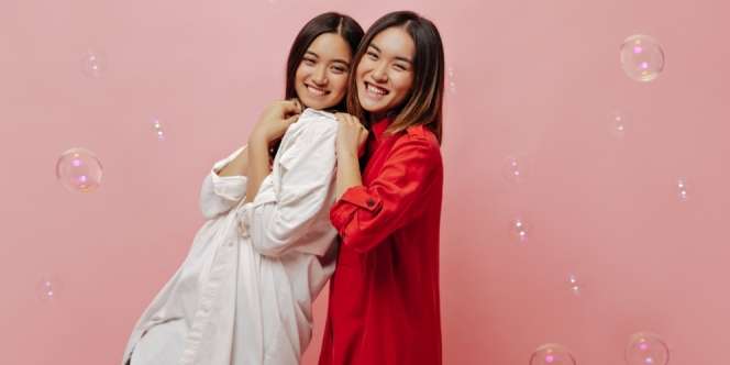 4 Inspirasi Padupadan Oversized Shirt Agar Tetap Menarik