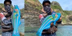 Nyata! Pemancing Tangkap Ikan Berwarna Mencolok Seperti Baru Dicat
