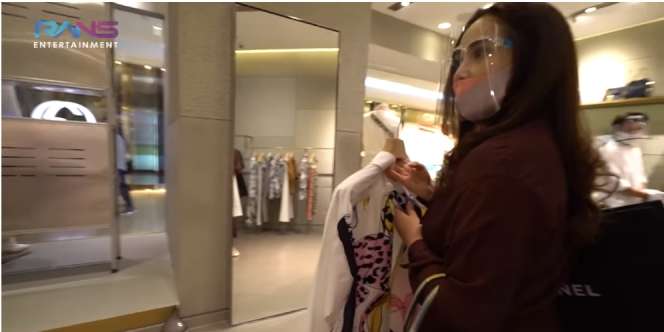 Tak Sangka Ada Sale, Nagita Slavina Bertanya Berkali-kali 