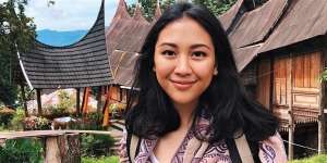 Ragukan Kasiat Kalung Anti Corona, Sherina Munaf Beri Komentar Menohok