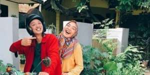 Soundtrack Tukang Ojek Pengkolan Baru, Penyanyinya Ternyata....