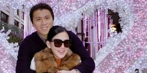 Bermanja Bareng Reino Barack, Intip Harga Legging Ketat Syahrini