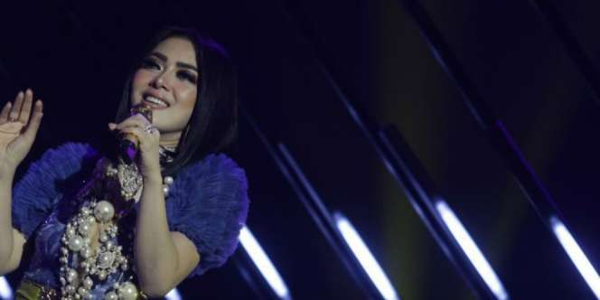 3 'Kembaran' Syahrini, Mulai Tukang Rujak Sampai Model