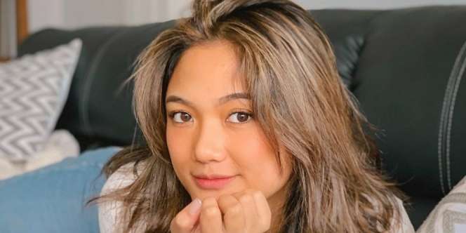 Pose Sehabis Berenang di Villa, Kulit Marion Jola Disebut `Waterproof` 