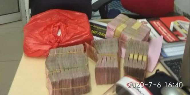 Viral Petugas Kebersihan Stasiun Kembalikan Temuan Uang Rp500 Juta di KRL
