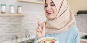 5 Cara Menurunkan Berat Badan Tanpa Olahraga, Diet Itu Nggak Harus Sengsara