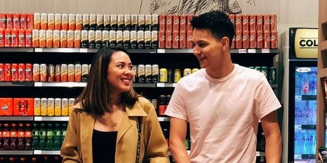 Marcell Darwin Dikaruniai Anak Laki-Laki, Salfok Lihat Lidahnya