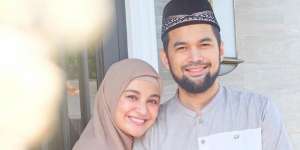Bikin Ngilu, Lihat Teknik Teuku Wisnu Cabut Gigi Anaknya Pakai Benang