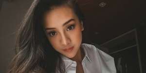 Gaya Seksi Anya Geraldine Bikin Salfok, Netizen: Pagi Siang Sore Ngiler