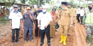 Bangun Jalan di Areal Persawahan, Ikhtiar Pemkot Bengkulu Bahagiakan Petani