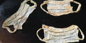 Viral 'Masker' Legit dari Roti Prata, Laris Manis!