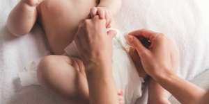 Tak Perlu Ragu Menyunat Buah Hati Saat Masih Bayi