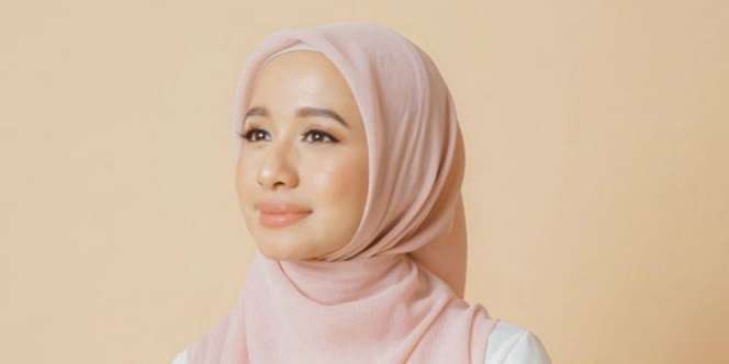 Pakai Hijab Rumahan, Cantiknya Laudya Cynthia Bella bak ABG