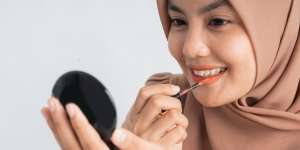 5 Produk Bibir yang Harus Dimiliki Selain Lipstik