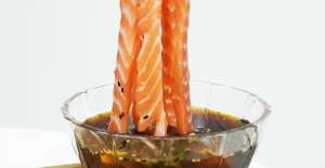 Menu Mi Salmon Sashimi Gendut yang Bikin Penasaran