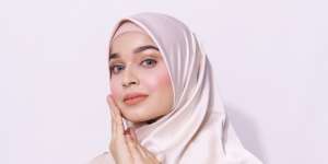 7 Trik Membuat Wajah Terlihat Lebih Kencang dengan Makeup