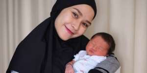 Usia Baru 15 Hari, Zaskia Mecca Khitan Putra Bungsu