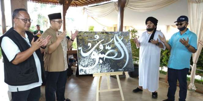 Kaligrafi Ustaz Derry Sulaiman Catatkan Rekor MURI