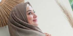 Pasang Wajah Bengong, Cantiknya Shireen Sungkar Bikin Salting