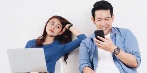 5 Tingkah Laku Pasangan Tidak Sayang Lagi Padamu