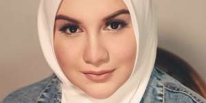 Mirip Noni Belanda, Cantiknya Irish Bella Saat Maternity Shoot