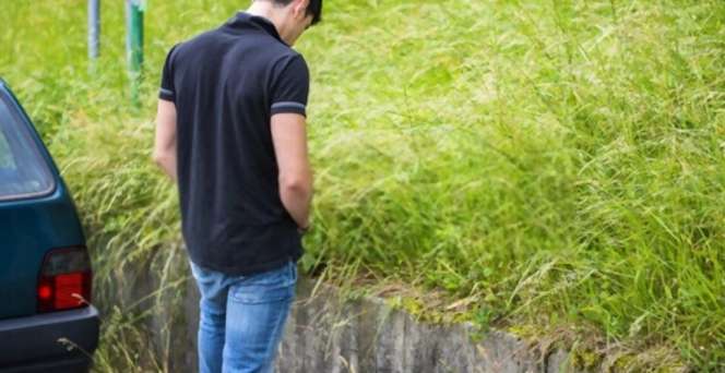 Buang Air Kecil Dekat Tempat Ibadah, Pemuda Ini Sakit Aneh