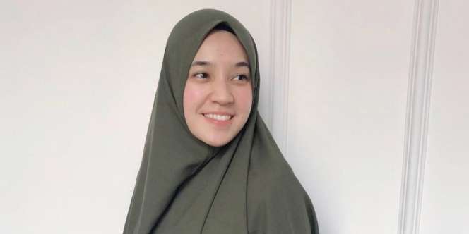 Demi Kemaslahatan, Dhini Aminarti Selalu Pakai Masker Meski Sesak Napas