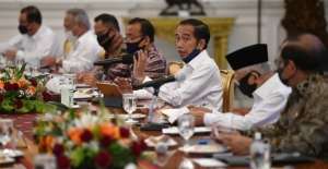 Sarapan Jokowi Angka Bukan Roti: `Bayangkan Isinya Minus, Minus, Minus`
