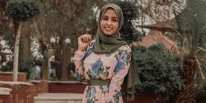 5 Inspirasi Padu Padan Dress dan Sneakers