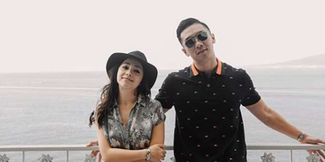 Foto Pre-Wedding Ala Nikita Willy dan Indra Priawan, Unik nan Artistik