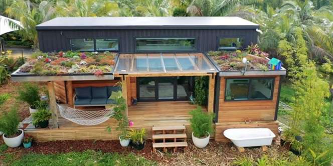 Interior Manis Rumah Mungil, Ada Taman di Balkonnya