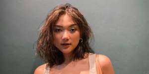 Rilis Lagu Baru, Gaya Marion Jola dengan Rambut Basah Bikin Menggigil