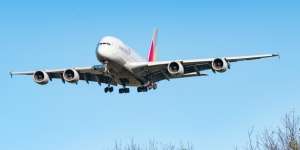 Daripada Gabut Tak Ada Penumpang, Pesawat Hanya Latihan Take Off dan Landing