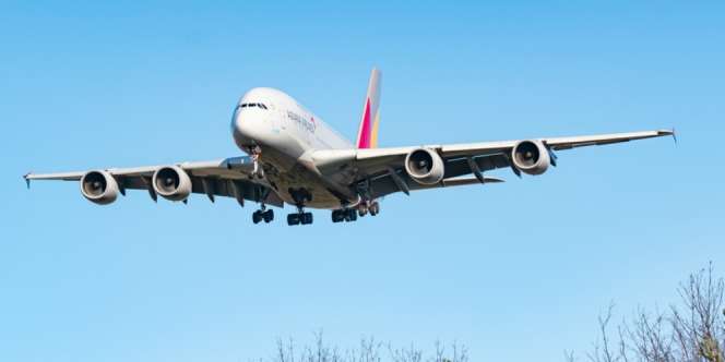 Daripada Gabut Tak Ada Penumpang, Pesawat Hanya Latihan Take Off dan Landing