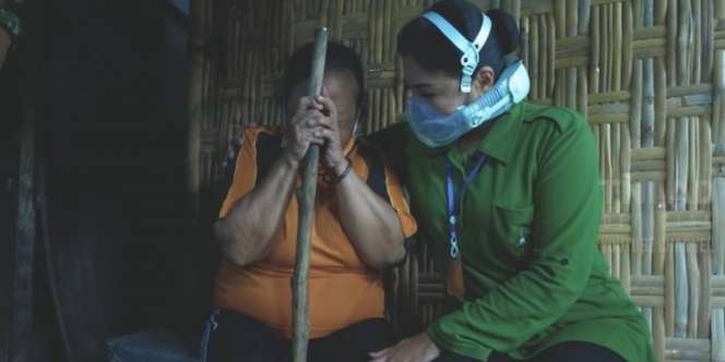 Masuk Rumah Reyot Ibu Pedagang Lotek, Istri KSAD Syok dan Telepon Suami