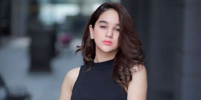 Kenakan Dress Ketat Sambil Joget, Penampilan Hana Hanifah Disorot