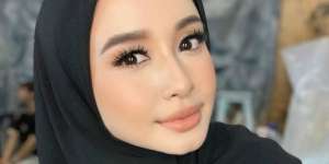 Pangling! Gaya Laudya Cynthia Bella dengan Polesan Makeup Baby Doll