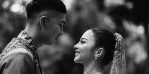 Foto-Foto Momen Romantis Pertunangan Nikita Willy dan Indra  Priawan