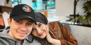 Irwansyah Bicara dengan Calon Embrio Bayi Tabung di Perut Zaskia Sungkar