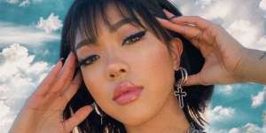 Pandai Menjahit, YouTuber Sulap Barang KW Jadi Outfit Modis