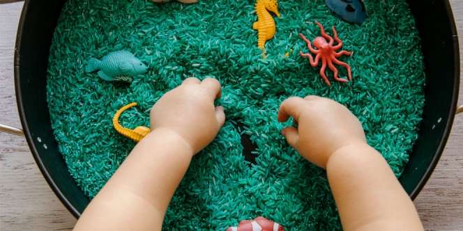 Si Kecil Sering Tantrum? Berikan Mainan Sensori